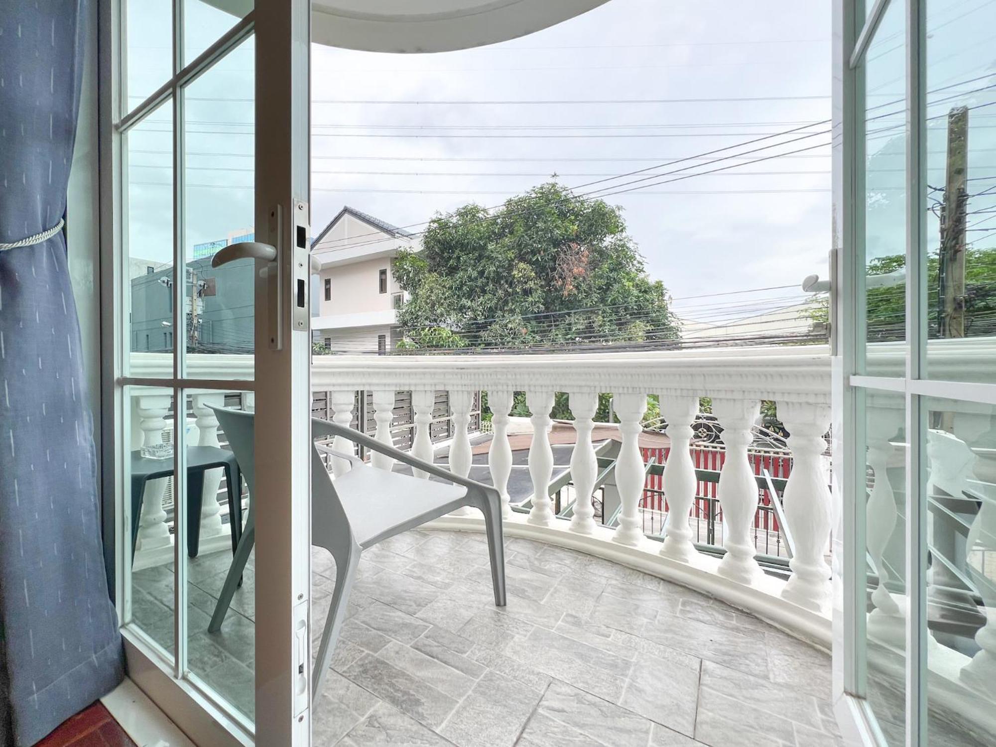Neveu Premier Residence : Ratchada Bangkok Bagian luar foto