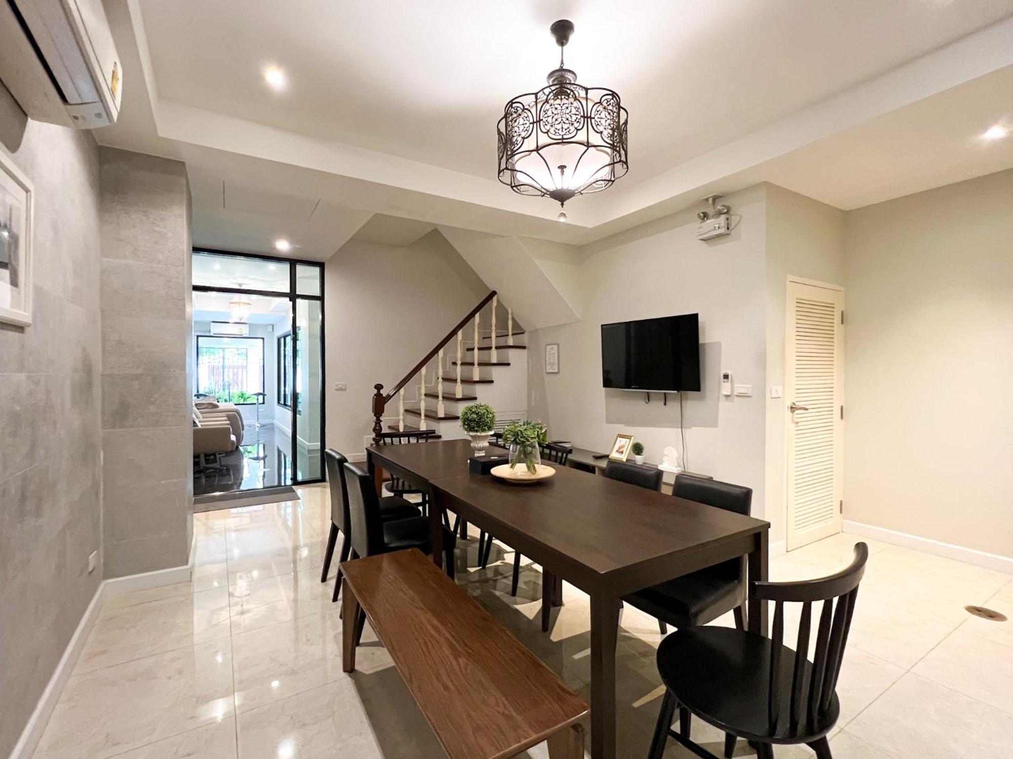 Neveu Premier Residence : Ratchada Bangkok Bagian luar foto