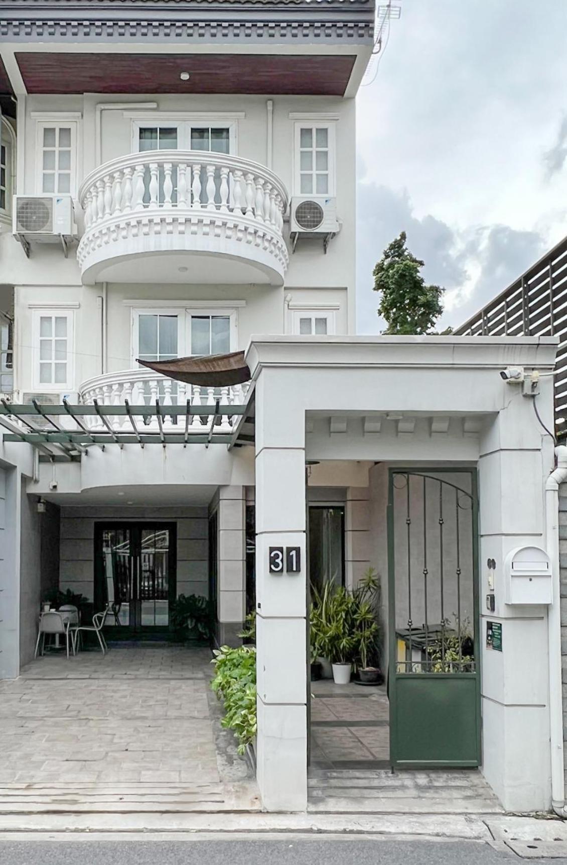 Neveu Premier Residence : Ratchada Bangkok Bagian luar foto