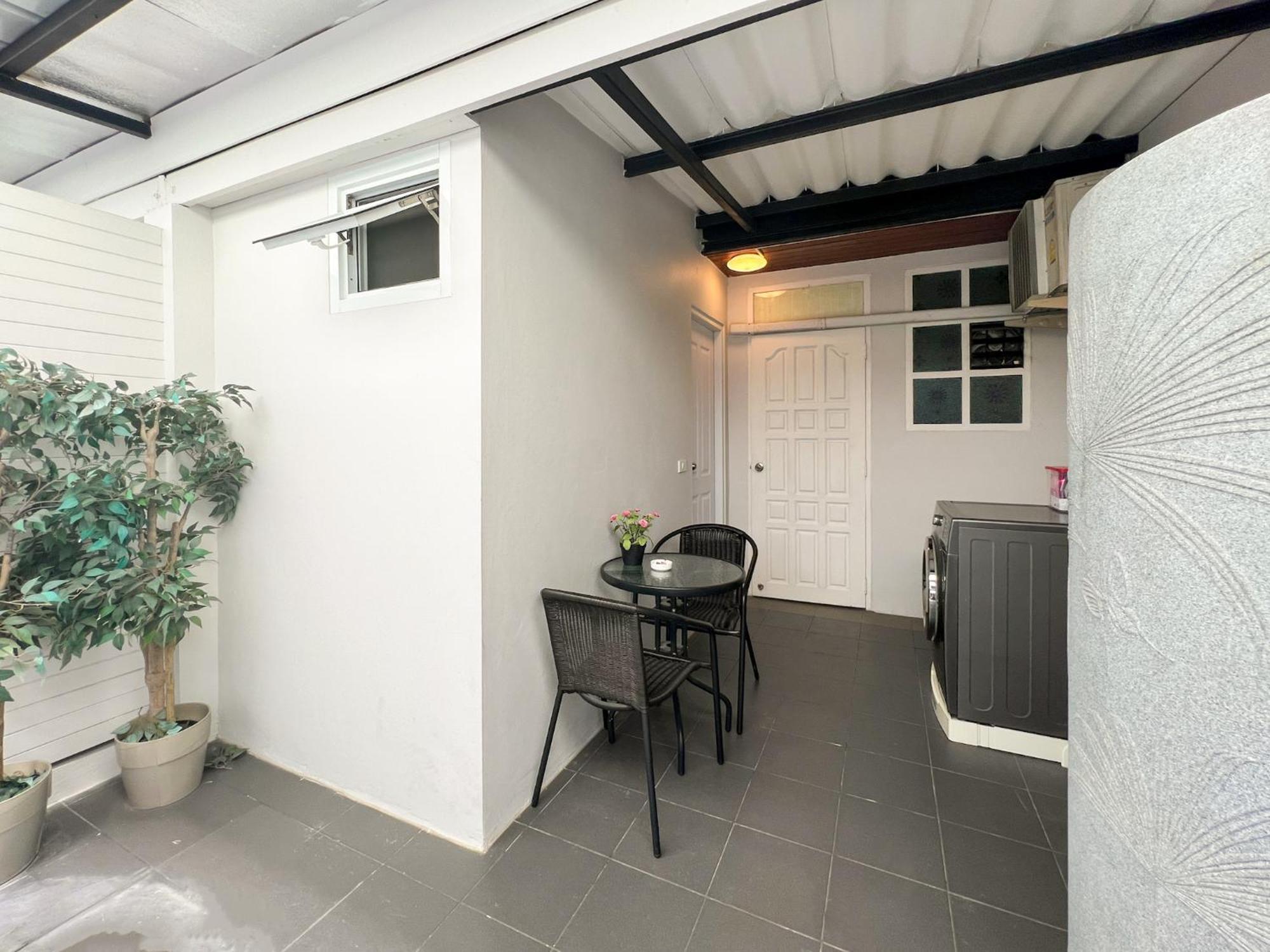 Neveu Premier Residence : Ratchada Bangkok Bagian luar foto