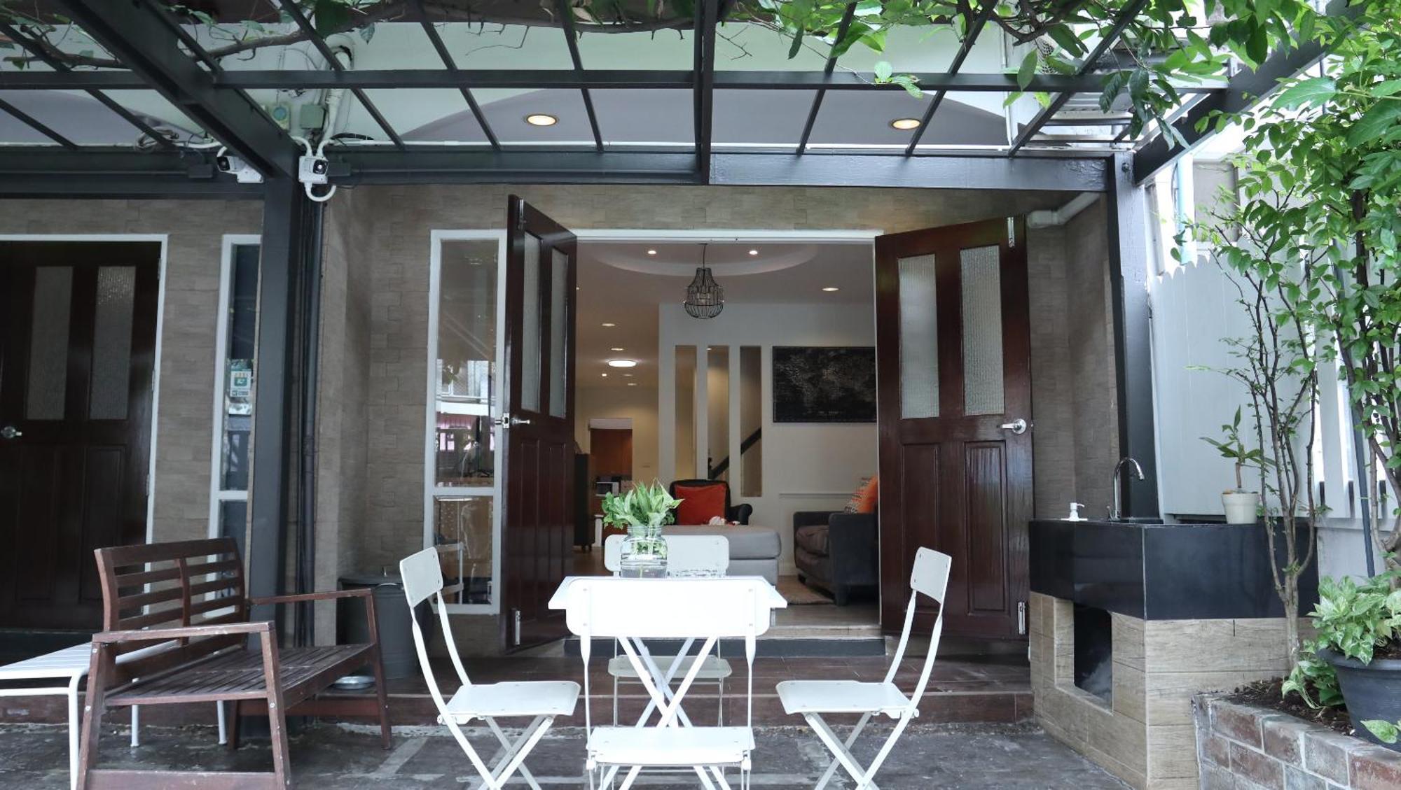 Neveu Premier Residence : Ratchada Bangkok Bagian luar foto