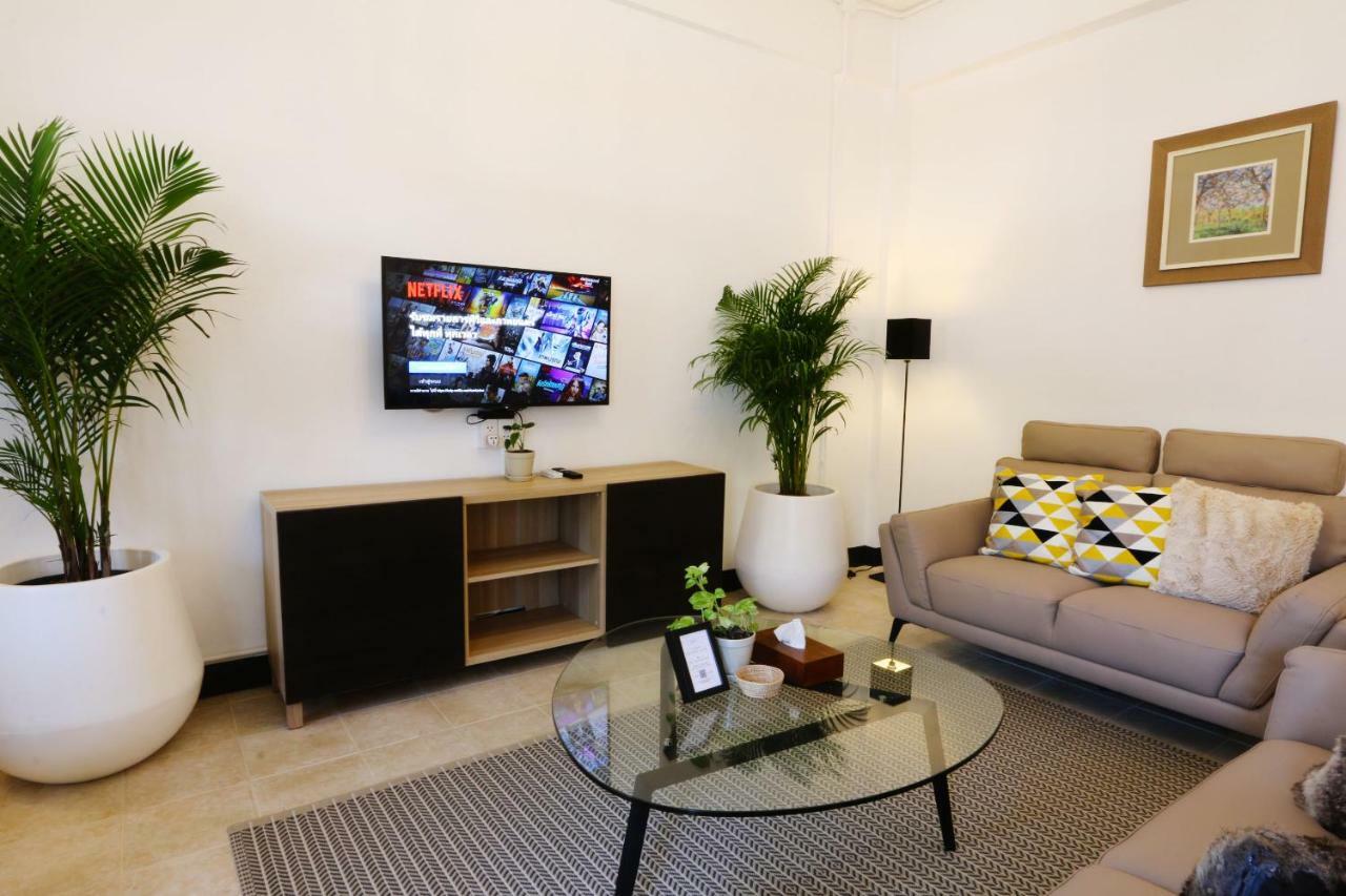 Neveu Premier Residence : Ratchada Bangkok Bagian luar foto