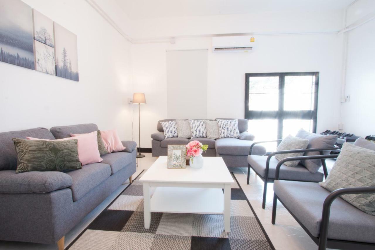 Neveu Premier Residence : Ratchada Bangkok Bagian luar foto